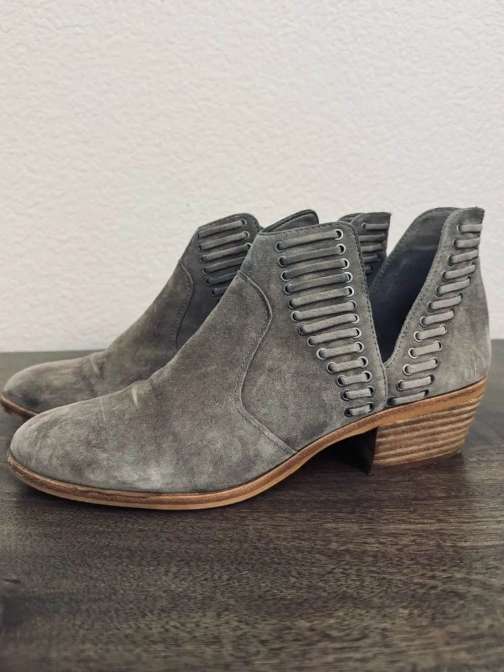 Vince Camuto Gray Suede Boho Ankle Booties Boots 9.5